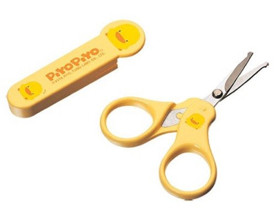 newborn care: scissors 