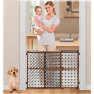 baby gate with pet opening