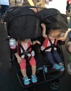 zoe xl2 cup holders and snack cup_The Twin+ (Zoe XL2) Stroller Review