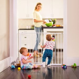 Munchkin Auto Close Baby Gate