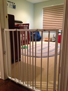 best baby gate for bedroom door