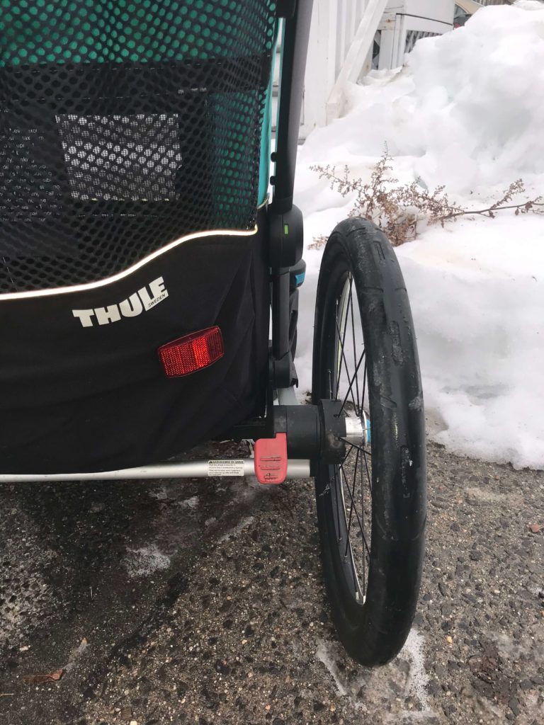 thule chariot lite review lock