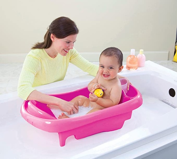 Looking for the Best Baby Bath Tub? Here's the List - Motherly