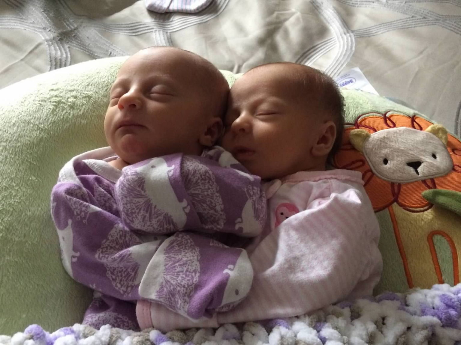 Twin Sleep Schedule How to Synchronize your Twins' Sleep Routines